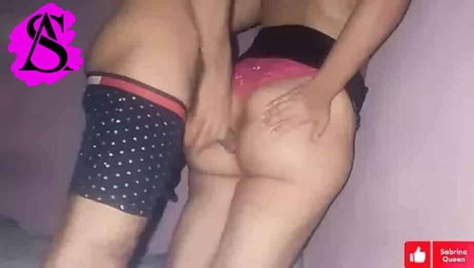 البت دي مدلعه حبيبها – سكس طيز