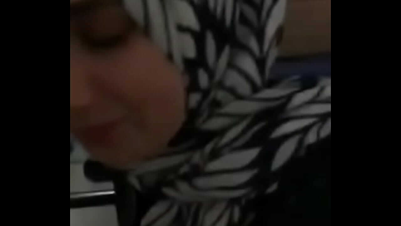 مصت زبه واختنقت هههههه – سكس عربي